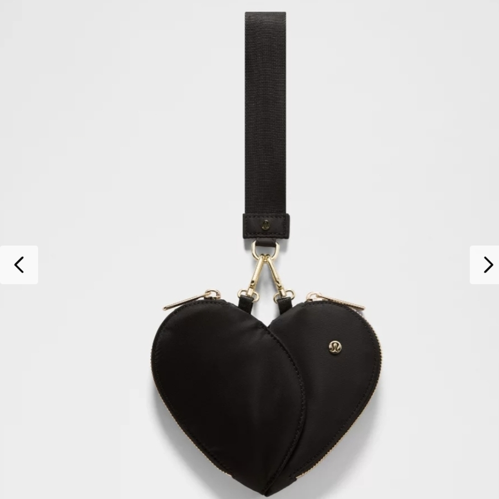 Lululemon Dual Pouch Wristlet Heart Black NWT